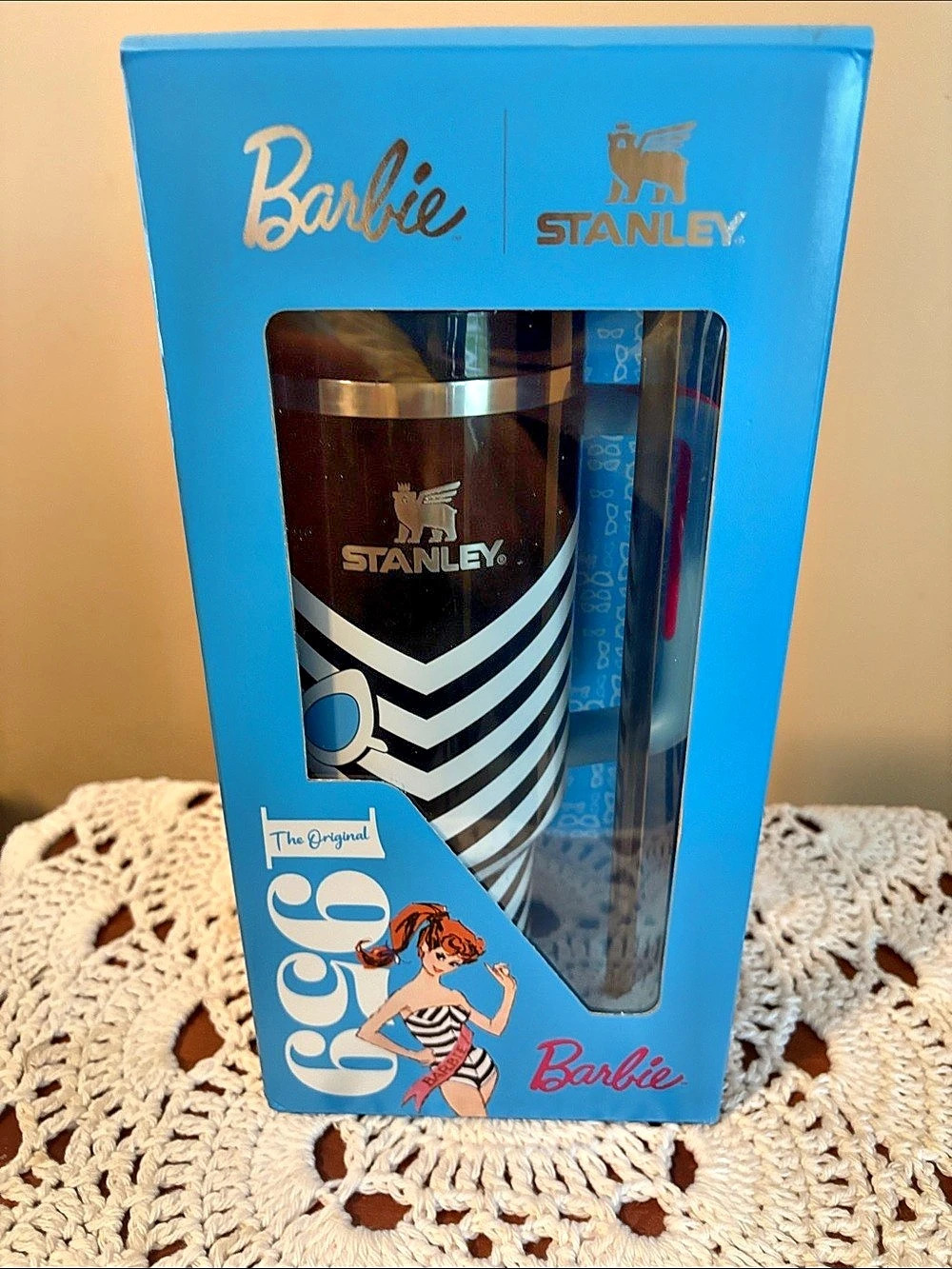 Stanley x Barbie 1959 Original Quencher H2.0 FlowState 40 oz Tumbler 40 oz Black